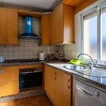 Cozy Retreat With Patio Steps From Alcazar Διαμέρισμα *