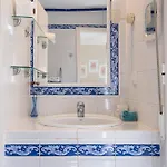 Διαμέρισμα Cozy Retreat With Patio Steps From Alcazar