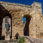 Διαμέρισμα Cozy Retreat With Patio Steps From Alcazar