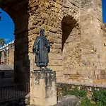 Διαμέρισμα Cozy Retreat With Patio Steps From Alcazar *