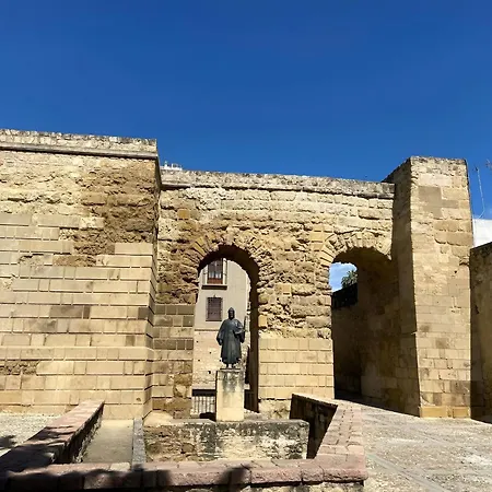 Διαμέρισμα Cozy Retreat With Patio Steps From Alcazar