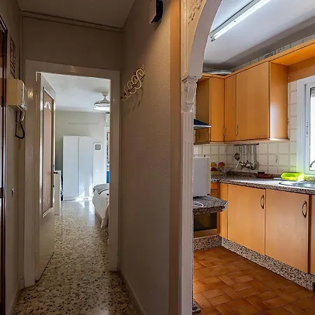 Διαμέρισμα Cozy Retreat With Patio Steps From Alcazar Κόρδοβα